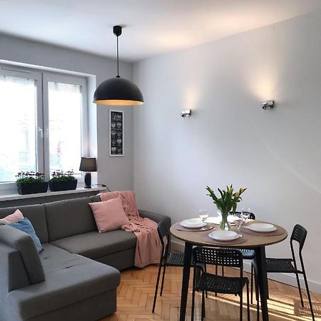 Klimatyczny Apartament Pod Ratuszem -Ul. Slaska 2 Częstochowa Esterno foto