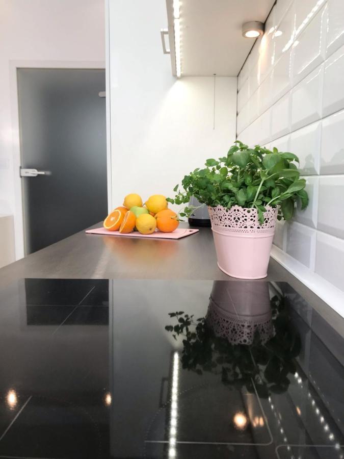 Klimatyczny Apartament Pod Ratuszem -Ul. Slaska 2 Częstochowa Esterno foto