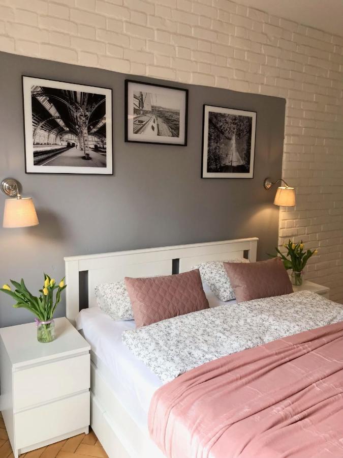 Klimatyczny Apartament Pod Ratuszem -Ul. Slaska 2 Częstochowa Esterno foto